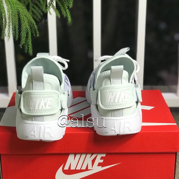 NWT Nike Air Huarache City Low Barely Gray  WMNS - Picture 2 of 7